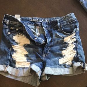 American eagle distressed shorts